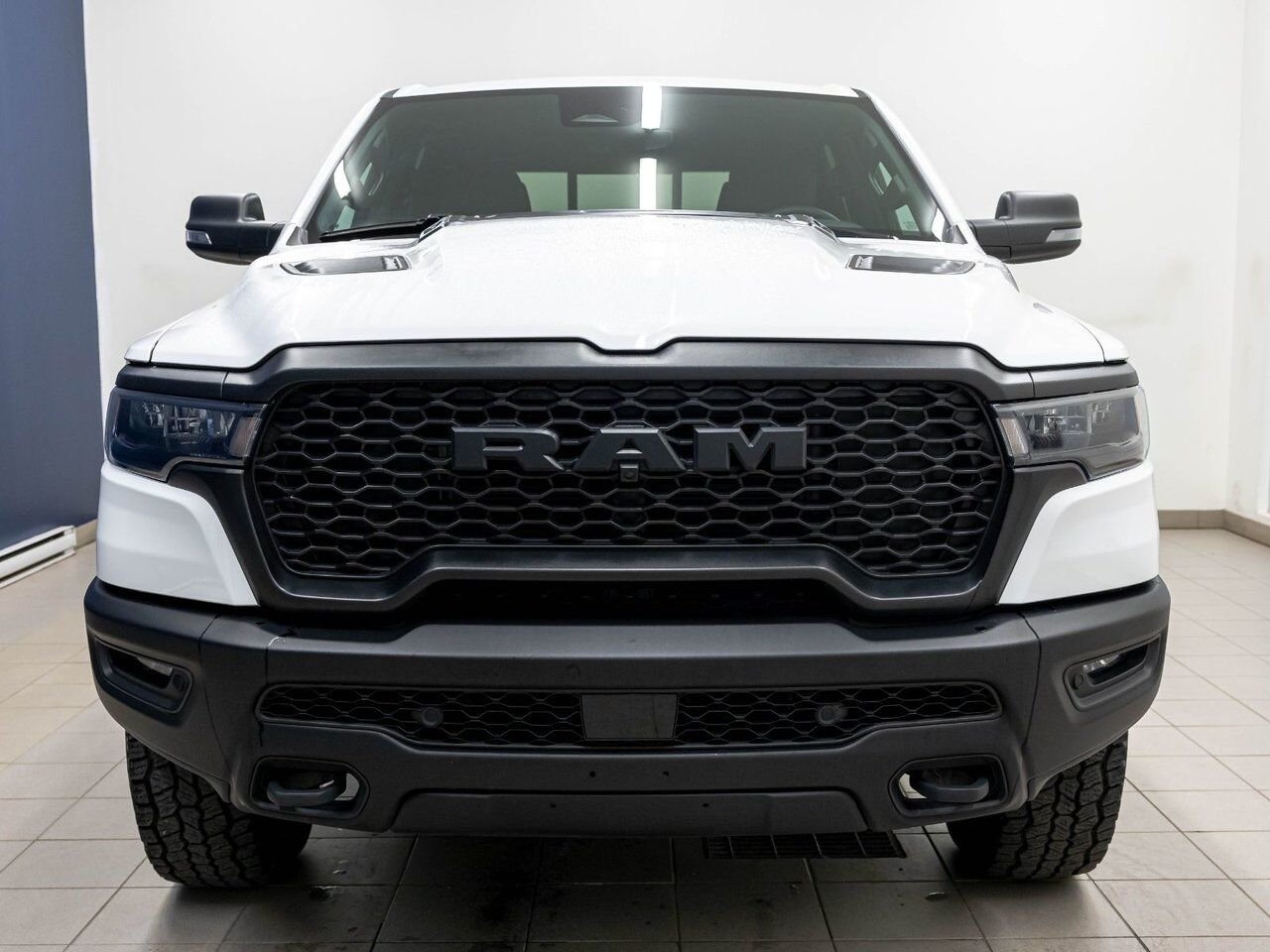 Ram 1500 REBEL CREW 4X4 *NAV* SIÈGES CHAUF CARPLAY REG ADAP 2026 Blanc Saint-Jérôme - photo #4