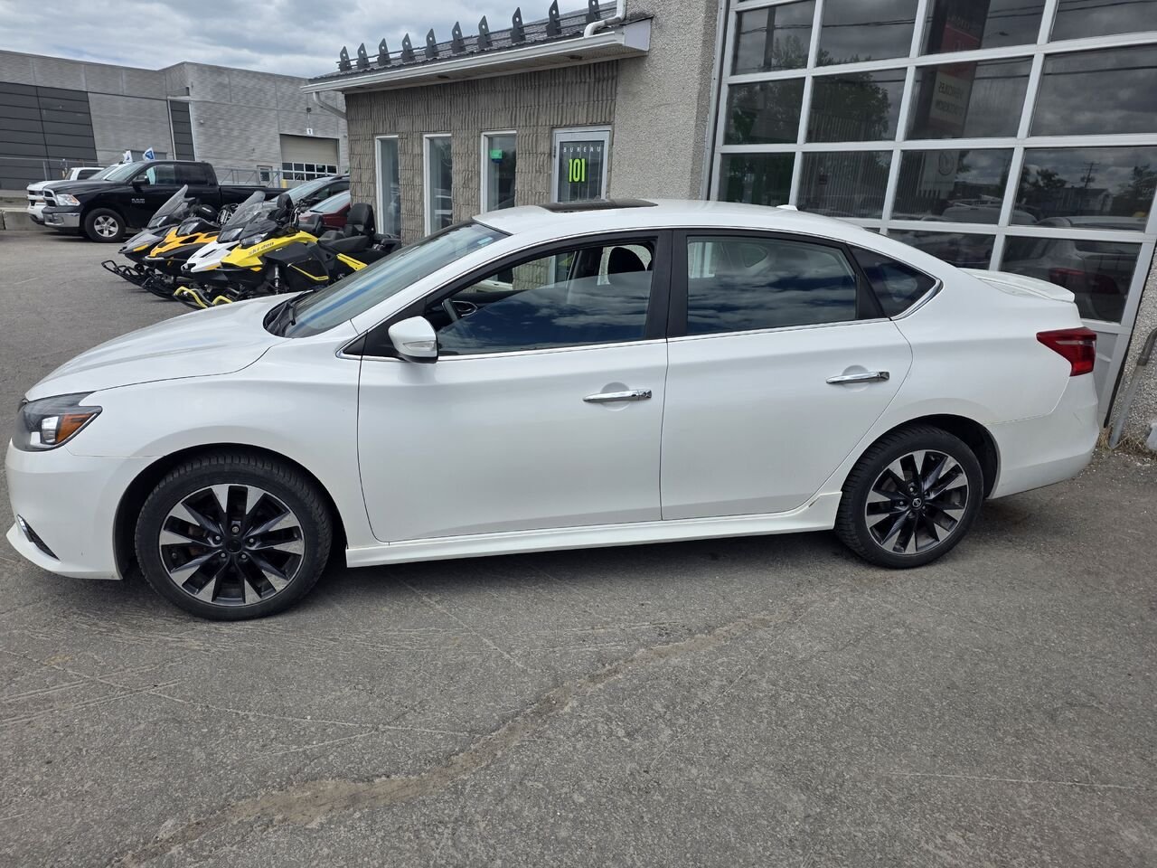 2016 Nissan Sentra White  - photo #2
