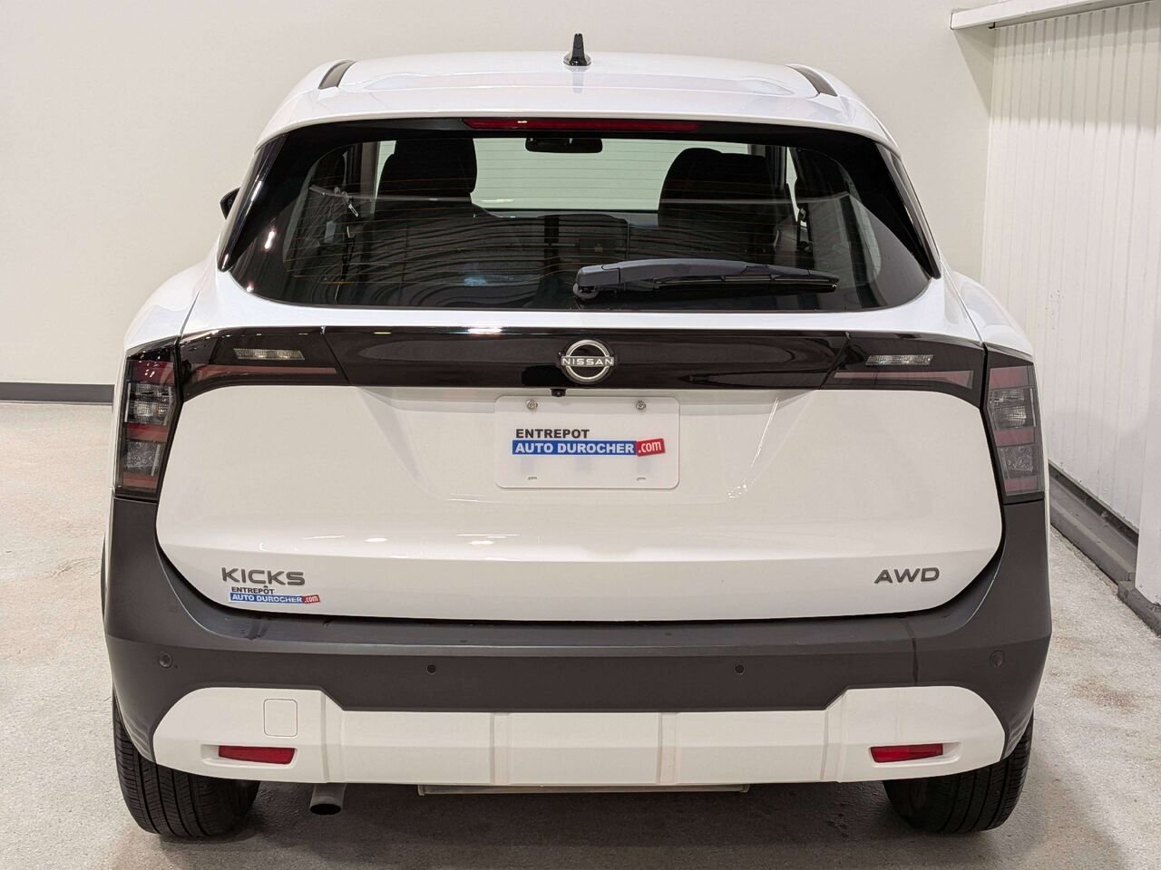 2026 Nissan Kicks S AWD White Val-David - photo #5