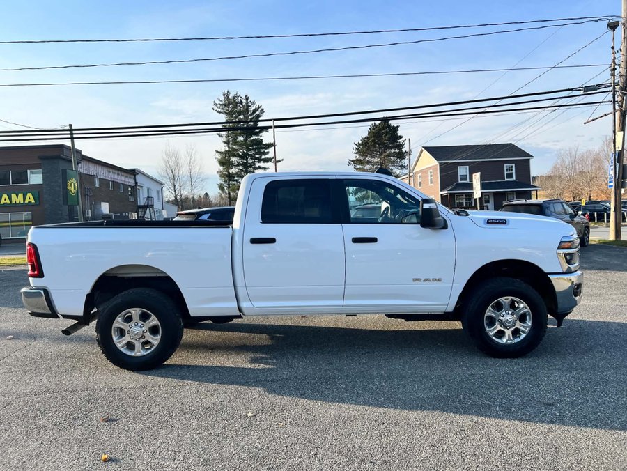 RAM 2500 Big Horn cabine d'équipe 4x4 caisse de 6 pi 4 po 2025 Blanc