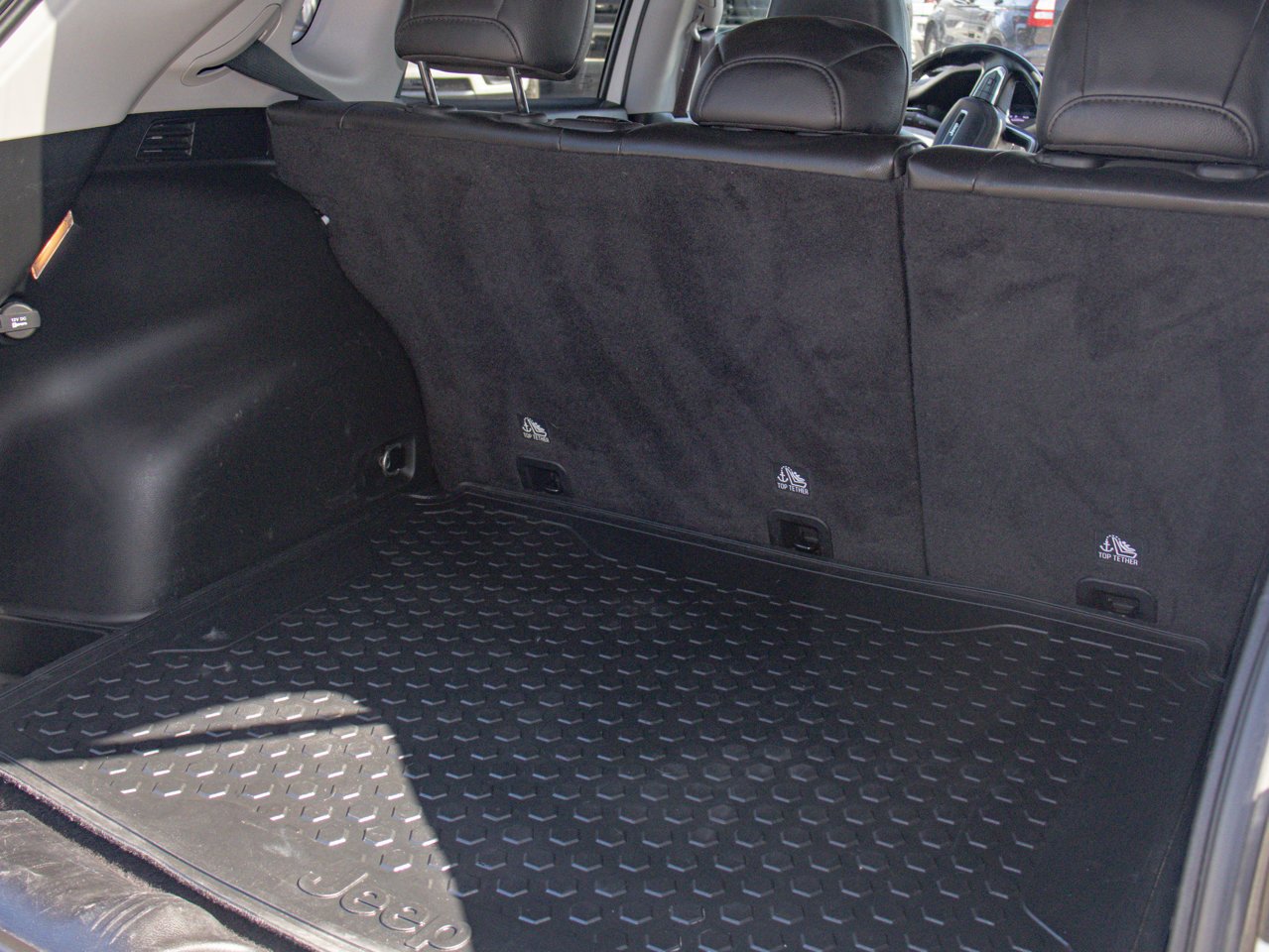 2022 Jeep Compass North 4x4 White Sherwood Park - photo #10
