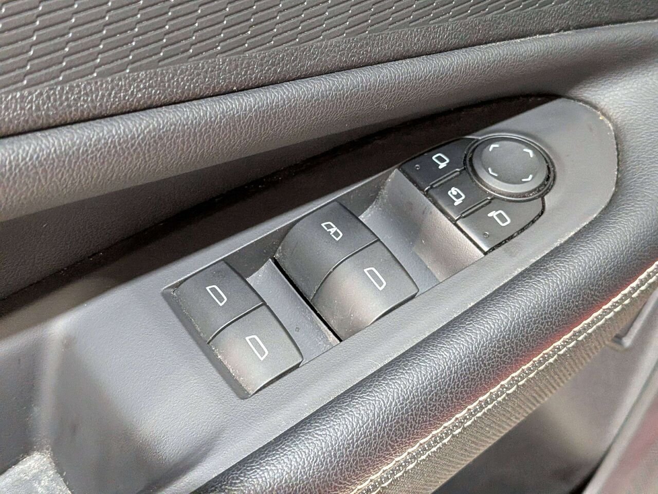 Chevrolet Blazer EV eAWD 4dr LT 2024 Rouge Val-David - photo #33