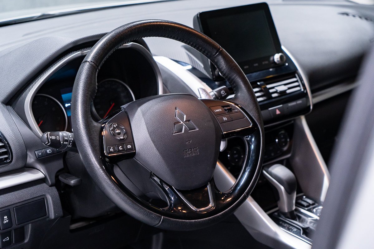 2024 Mitsubishi Eclipse Cross LE S-AWC Silver Montreal - photo #8