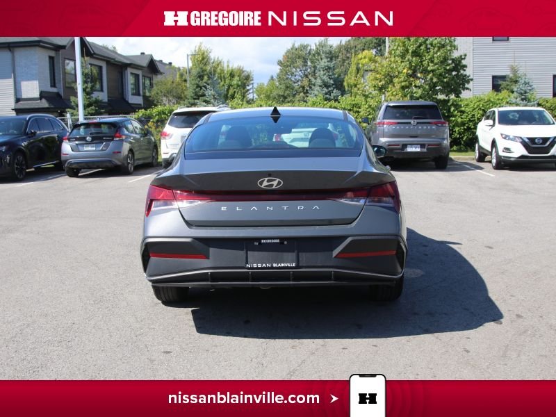 2024 Hyundai Elantra Grey Laval - photo #7