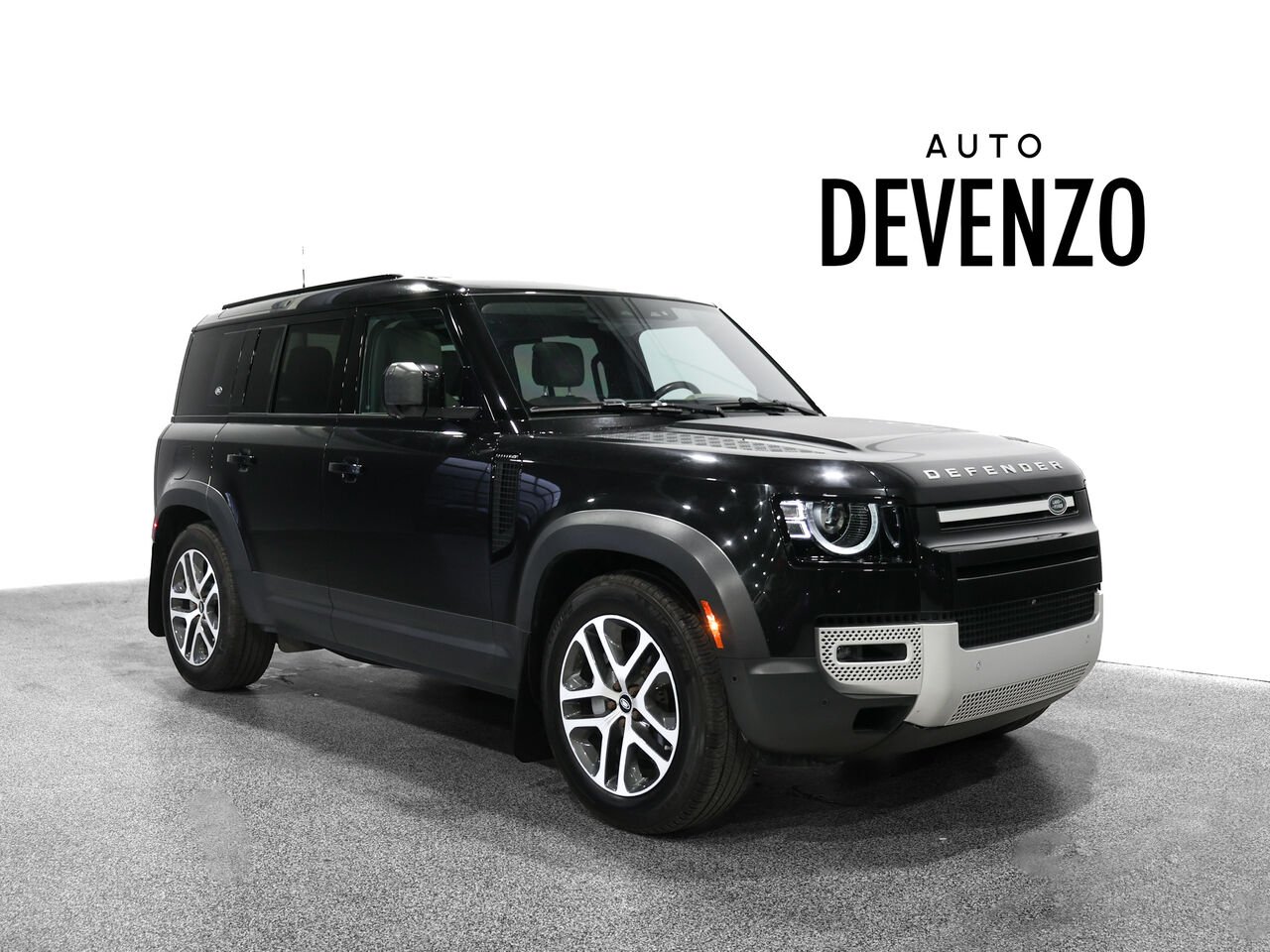 2020 Land Rover Defender Black Saint-Eustache - photo #1