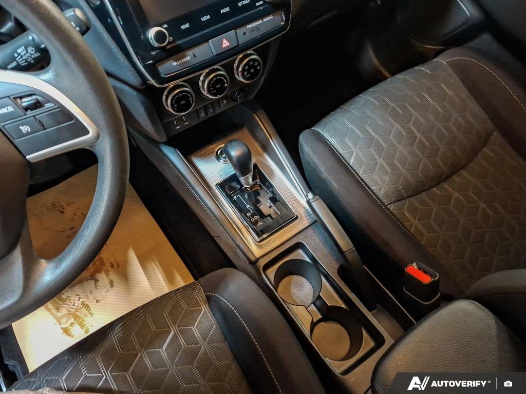 2026 Mitsubishi RVR 264048 | ES Black Edmonton - photo #16