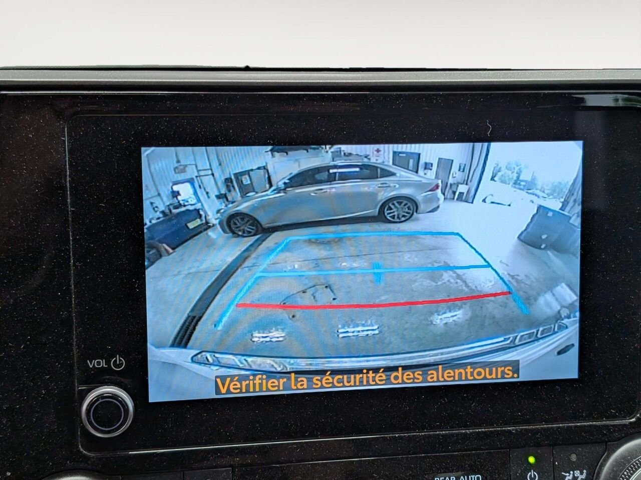 Toyota Highlander XLE/AWD/SIÈGES CHAUFFANTS/VOLANT CHAUFFANT/TOIT OUVRANT/BLUETOOTH/AC BIZONE 2023 Frisson glacé nacré Sherbrooke - photo #10