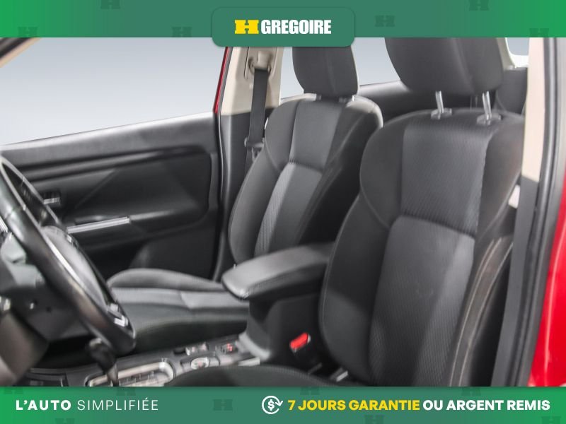 2020 Mitsubishi Outlander Red Blainville - photo #19