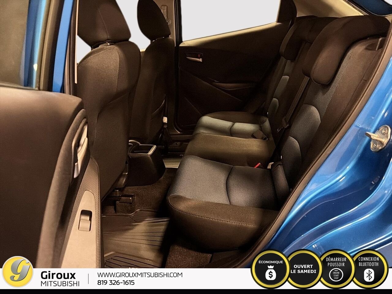 2020 Toyota Yaris Hatchback Blue Sainte-Agathe-des-Monts - photo #9