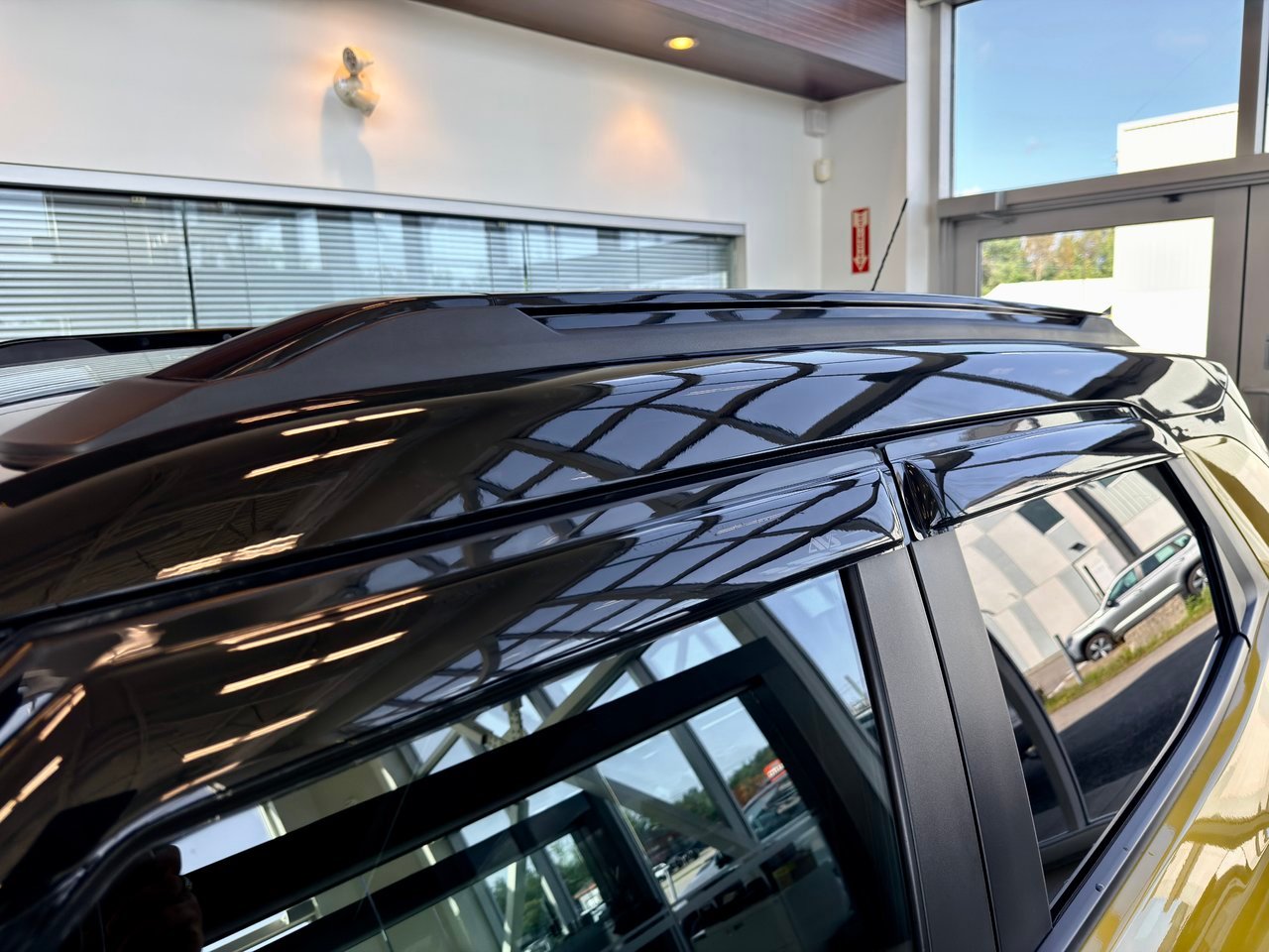 Chevrolet Trailblazer 2023 Jaune Notre-Dame-des-Prairies - photo #12