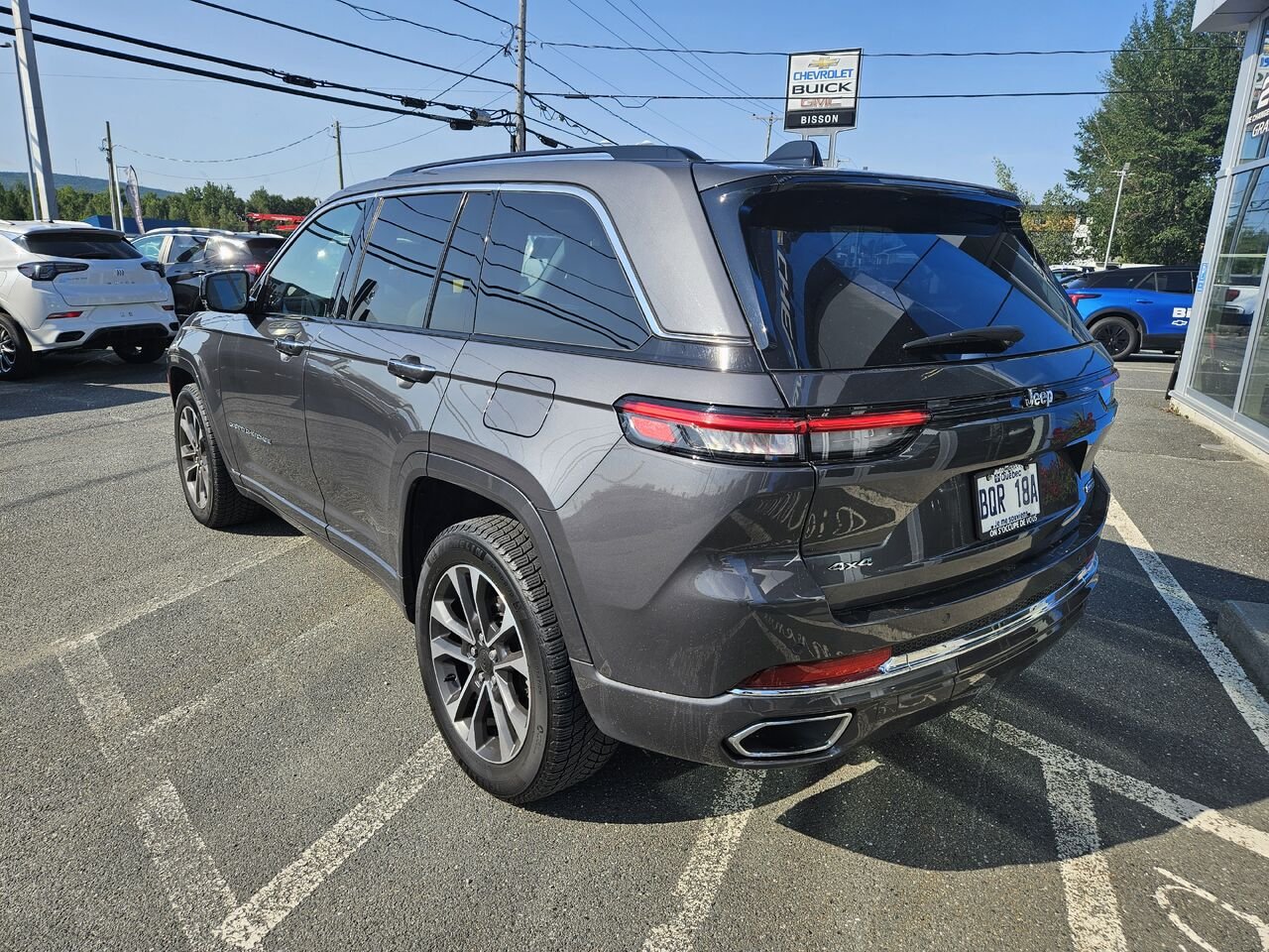 2023 Jeep Grand Cherokee Overland 4x4 Grey Thetford Mines - photo #4