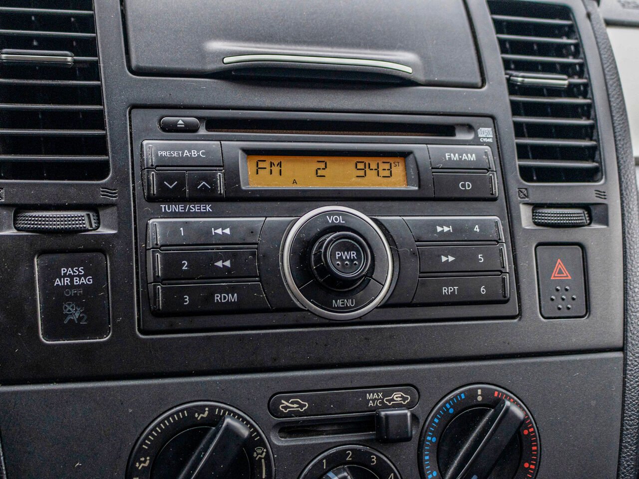 Nissan Versa 5dr HB I4 Auto 1.8 S 2009 Rouge Châteauguay - photo #13