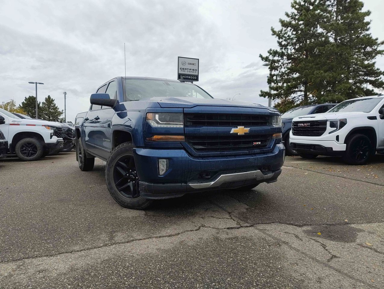 2017 Chevrolet Silverado 1500 4WD Crew Cab 143.5 LT w/2LT Blue Sherwood Park - photo #1