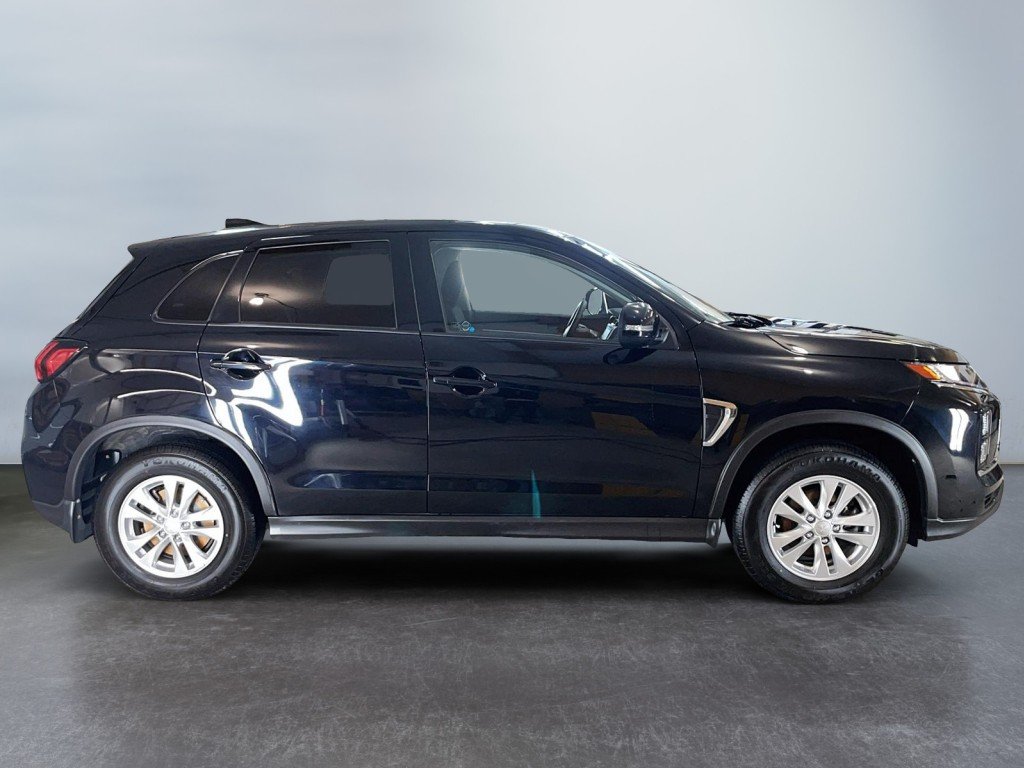 2023 Mitsubishi RVR Black Mont-Laurier - photo #7