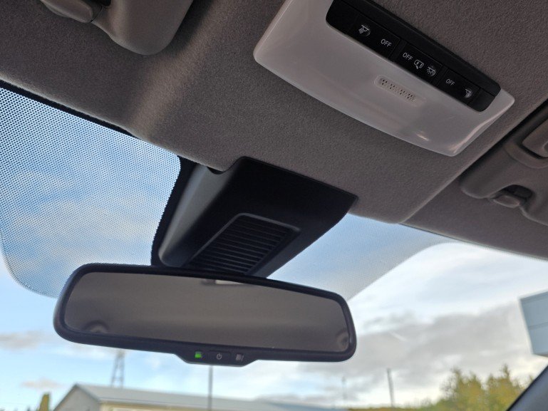 Nissan Kicks SR 2021 Gris Mont-Laurier - photo #31