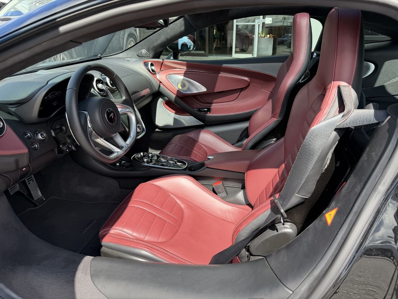 McLaren GTS 2025 Noir Nantes - photo #8
