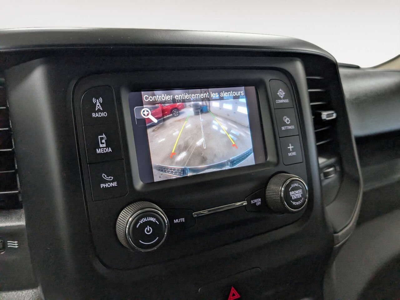 2020 Ram 1500 1C6RRFGG5LN112214 Grey Sherbrooke - photo #18