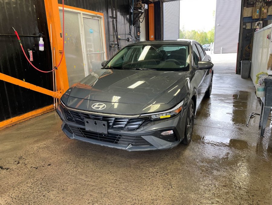 Hyundai Elantra PREFERRED AUTO *TOIT* NAV SIÈGES CHAUFF CARPLAY 2025 gray