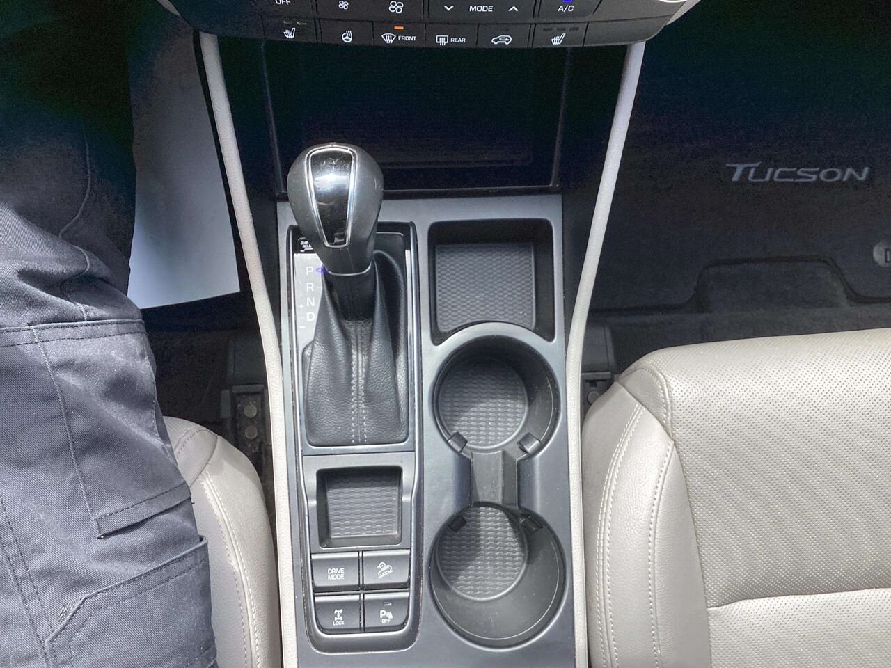 Hyundai Tucson 2017 Gris Gatineau - photo #13