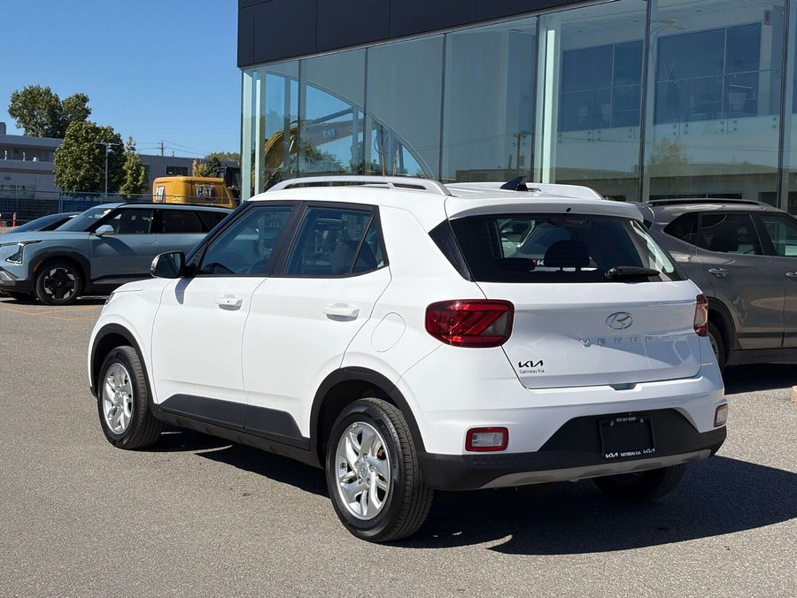 2021 Hyundai Venue Preferred White