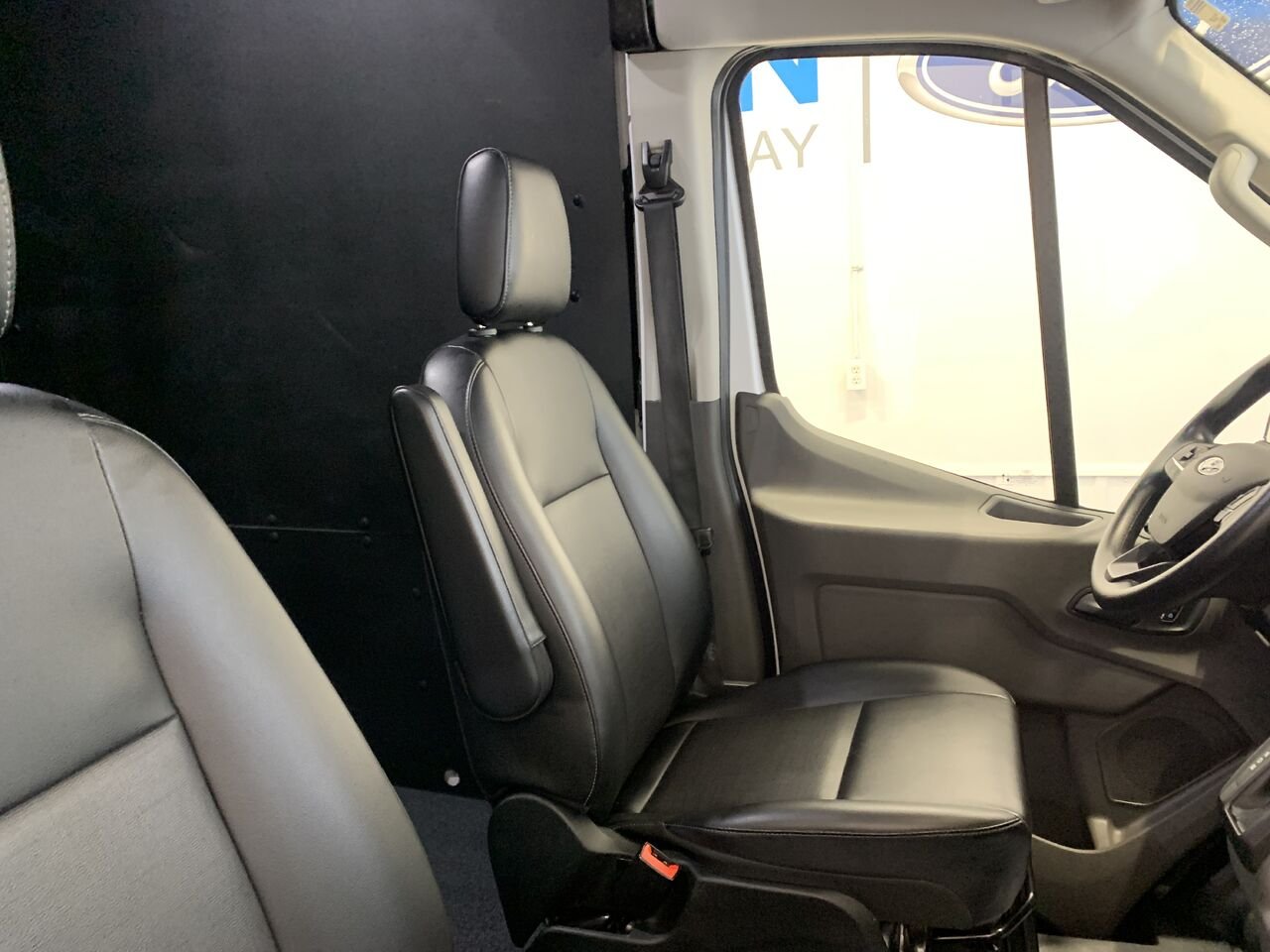 Ford Transit fourgon utilitaire HR 148WB AWD TRANSIT CARGO VAN, TOIT HAUT, 148WB, AWD 2025 Blanc Châteauguay - photo #17