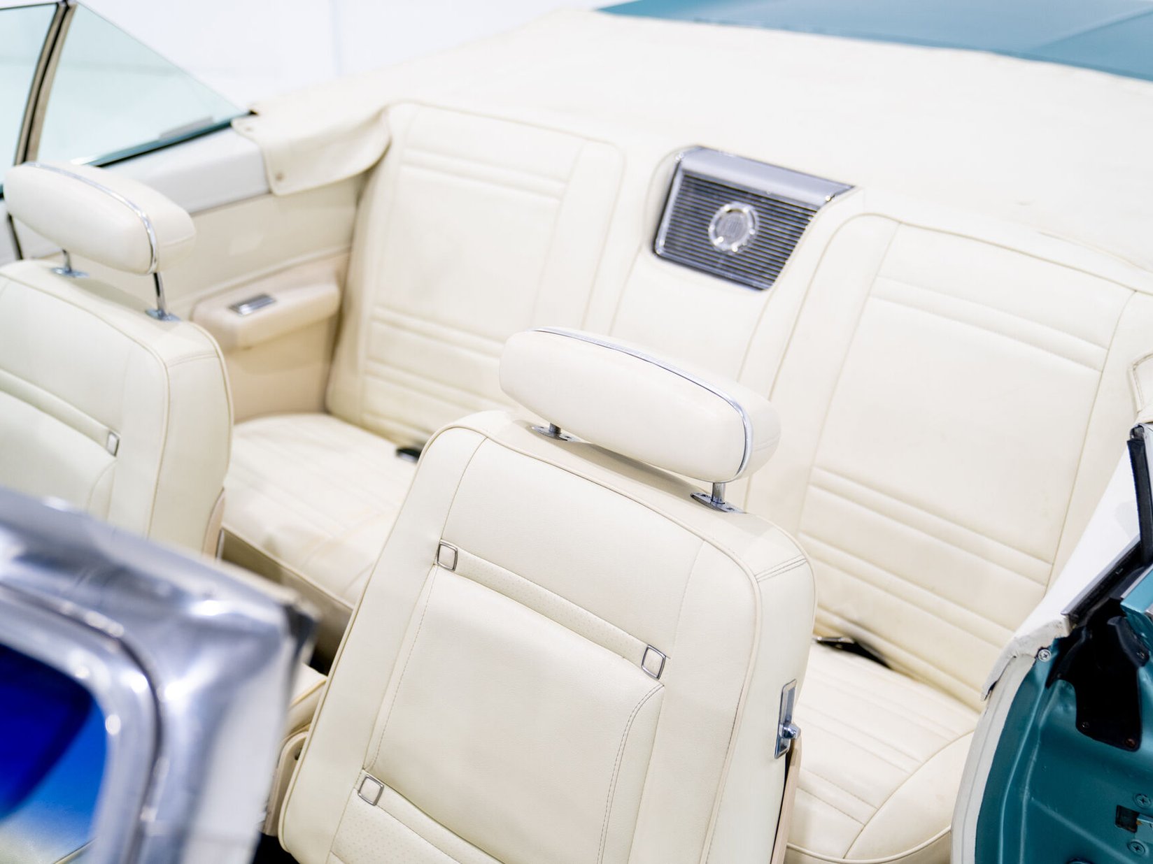 1969 Chrysler 300 Blue Montreal - photo #12