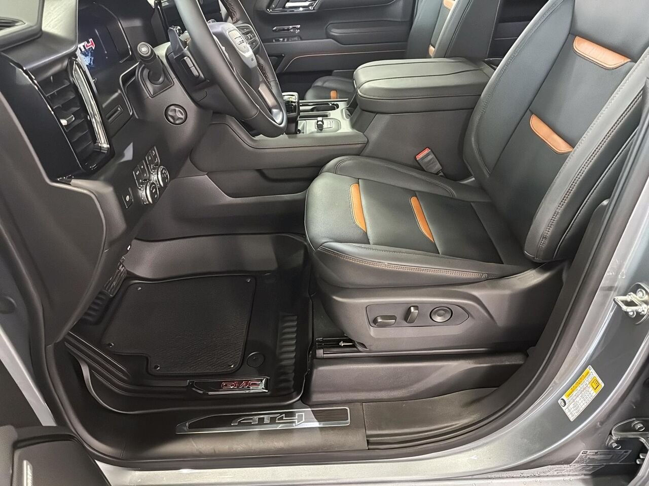 GMC Sierra 1500 AT4 cabine multiplace 4RM 157 po 2026 Gris Saint-Hyacinthe - photo #8