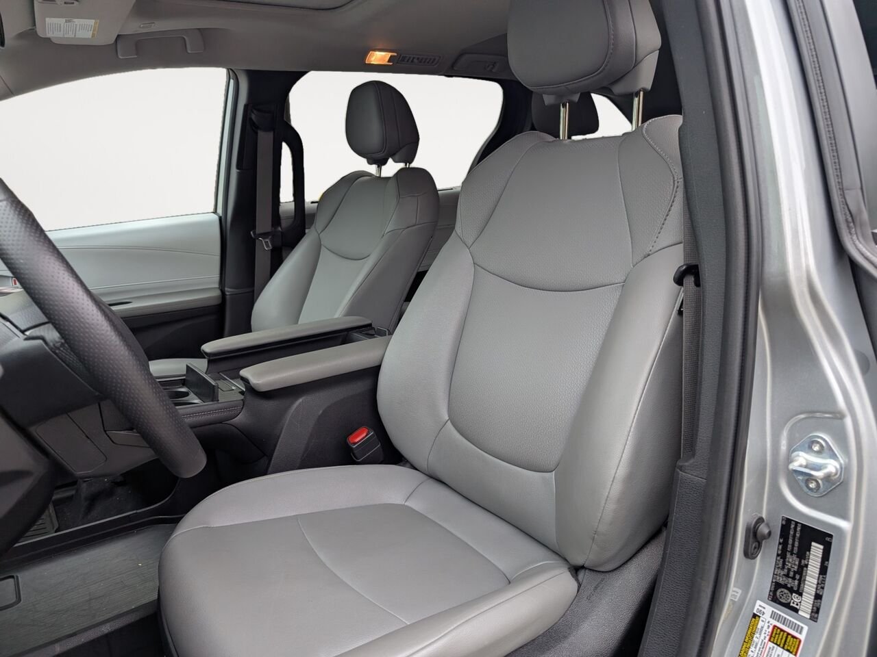 2025 Toyota Sienna 5TDGRKEC7SS280938 Grey Sherbrooke - photo #6