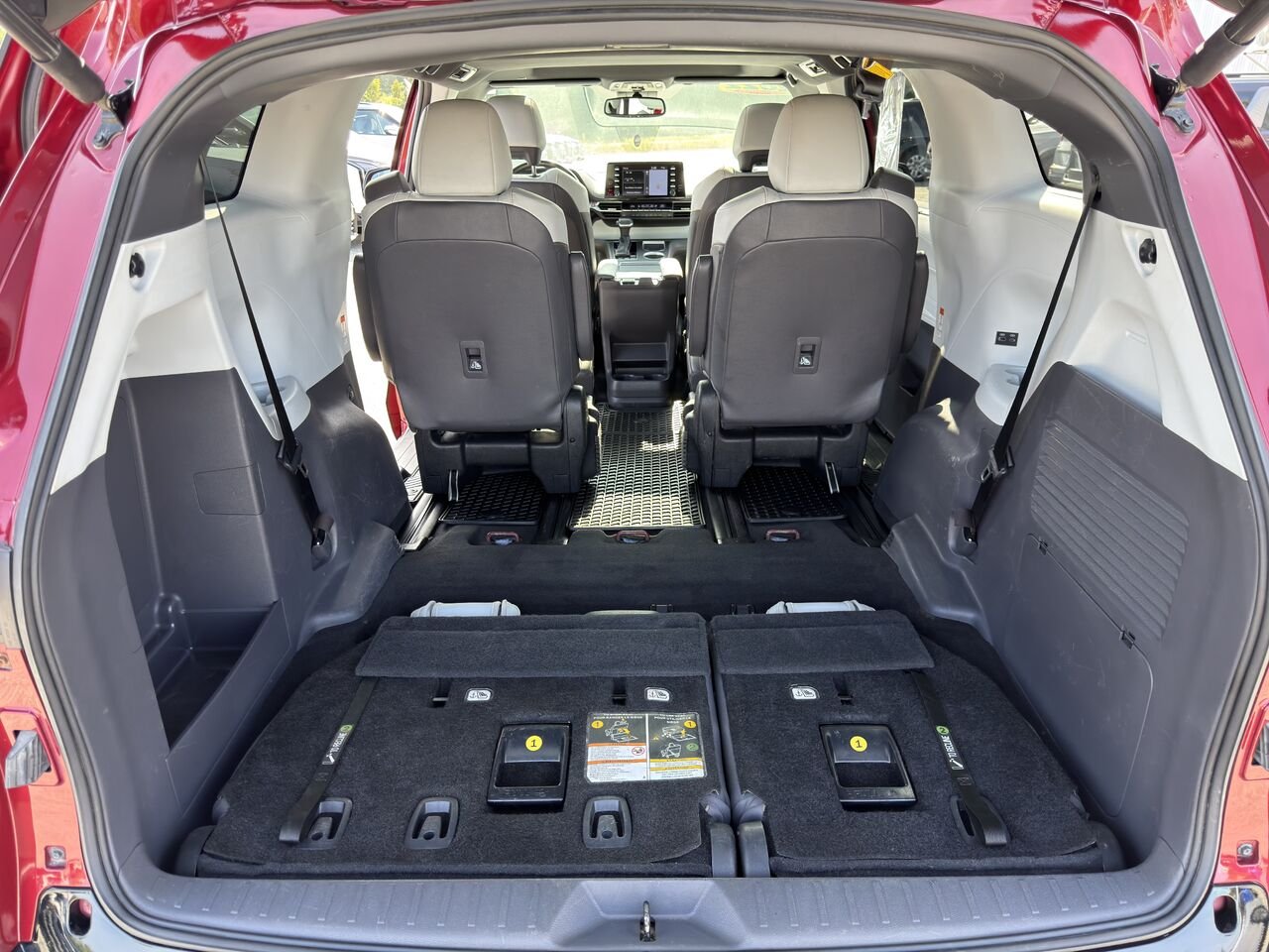 2022 Toyota Sienna Red Thetford Mines - photo #13