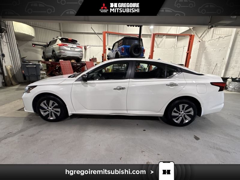 2024 Nissan Altima White Saint-Eustache - photo #4