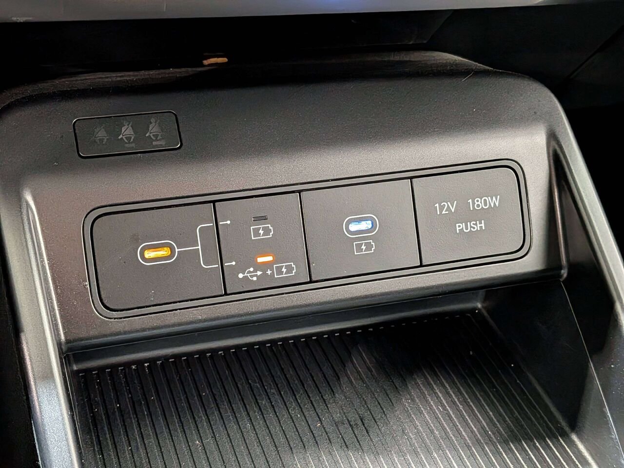 2024 Hyundai Kona Electric Preferred FWD Red Val-David - photo #27