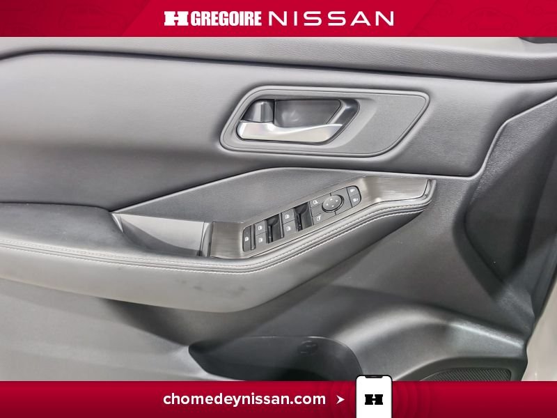 2024 Nissan Rogue Silver Blainville - photo #13