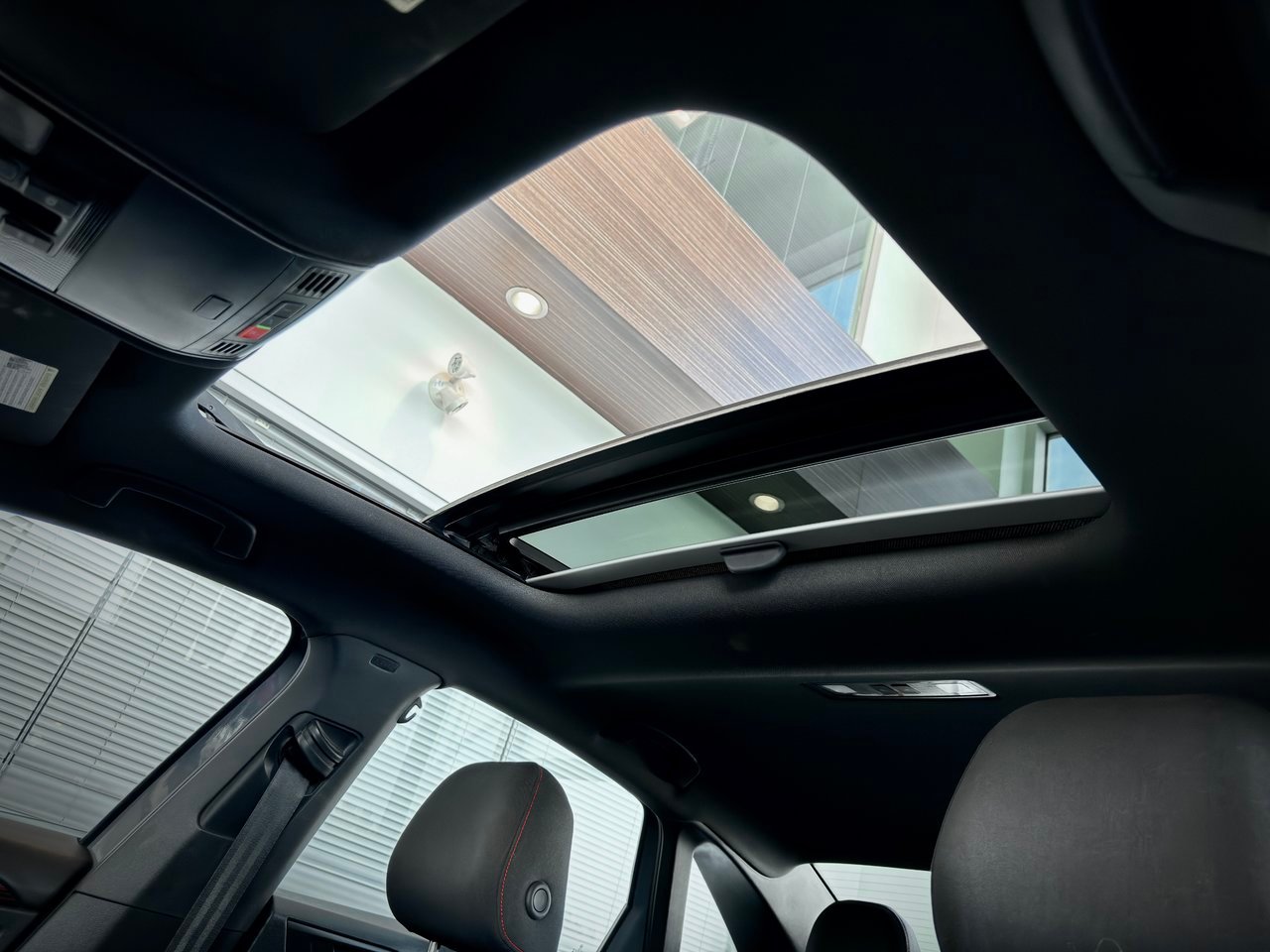 Volkswagen Jetta GLI 2024 Gris Notre-Dame-des-Prairies - photo #14