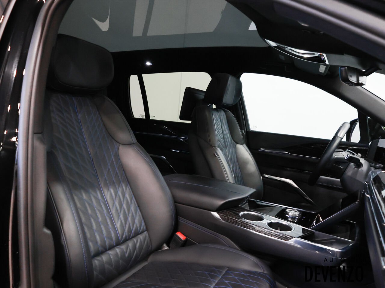 Cadillac Escalade IQ 2025 Noir Saint-Eustache - photo #6