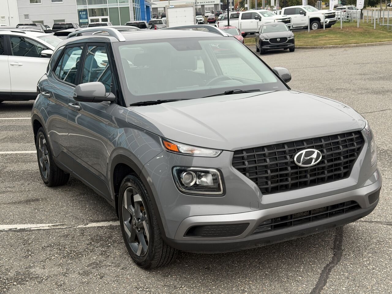 2022 Hyundai Venue Grey Ste-Marie - photo #2