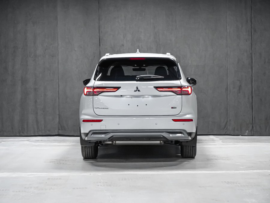 Mitsubishi Outlander LE 2026 Blanc diamant