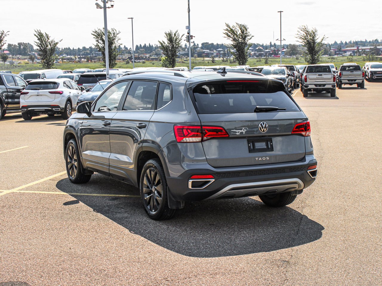 2024 Volkswagen Taos Comfortline FWD Grey Sherwood Park - photo #5
