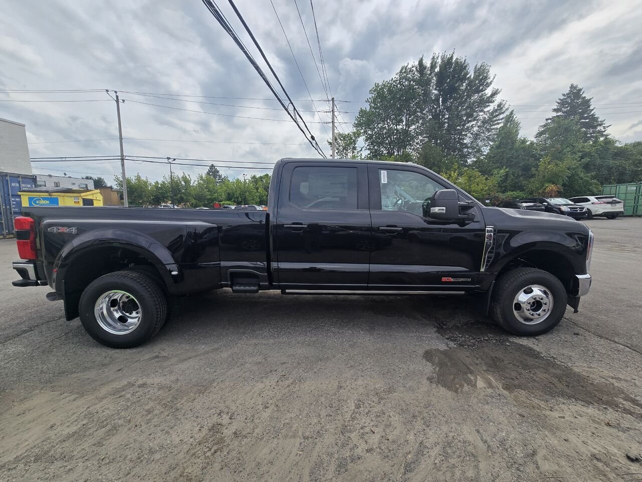 Ford Super Duty F-350 à roues arrière jumelées 2026 Noir agate métallisé Châteauguay - photo #2