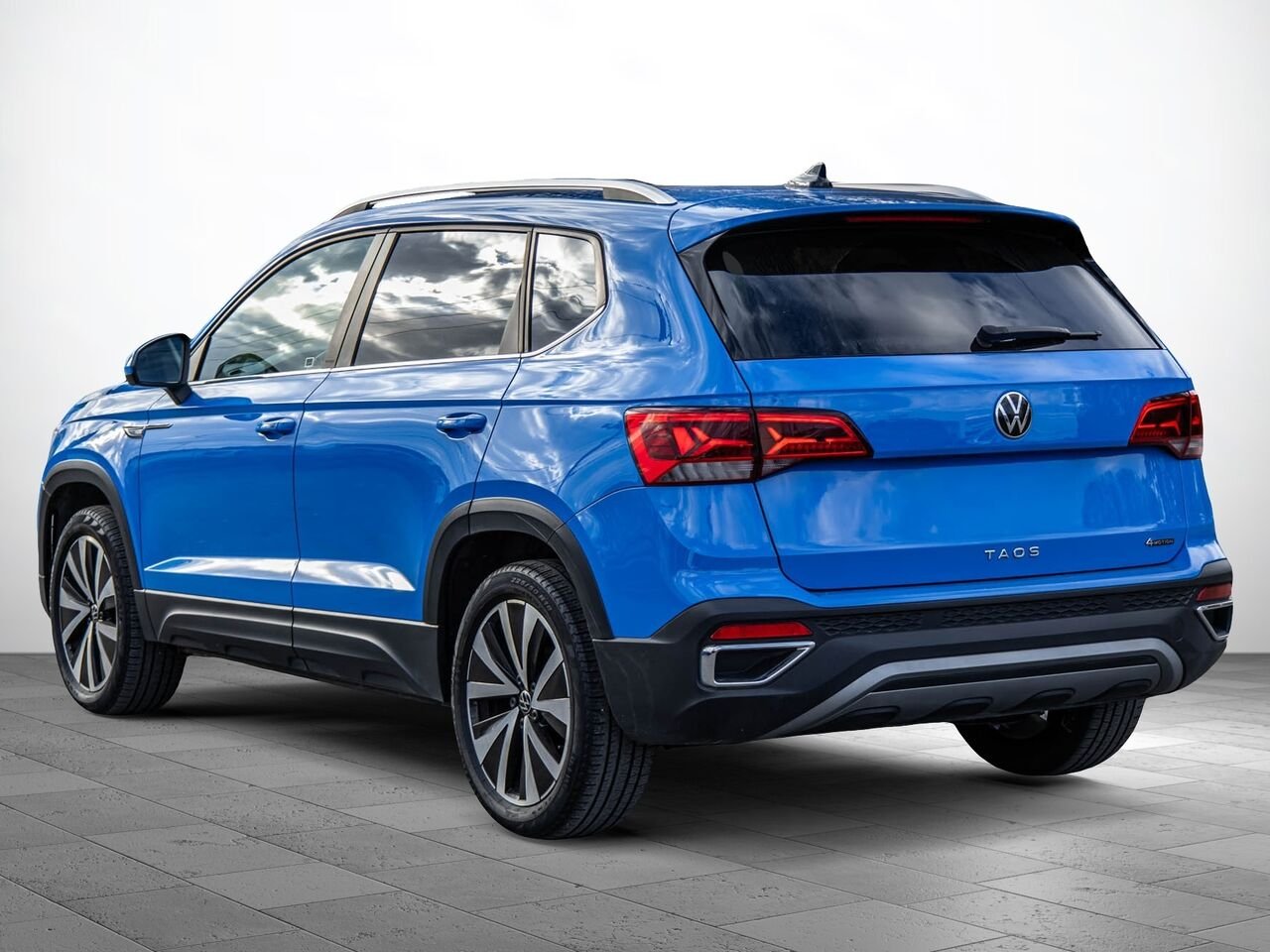 2023 Volkswagen Taos Blue Sainte-Julienne - photo #4