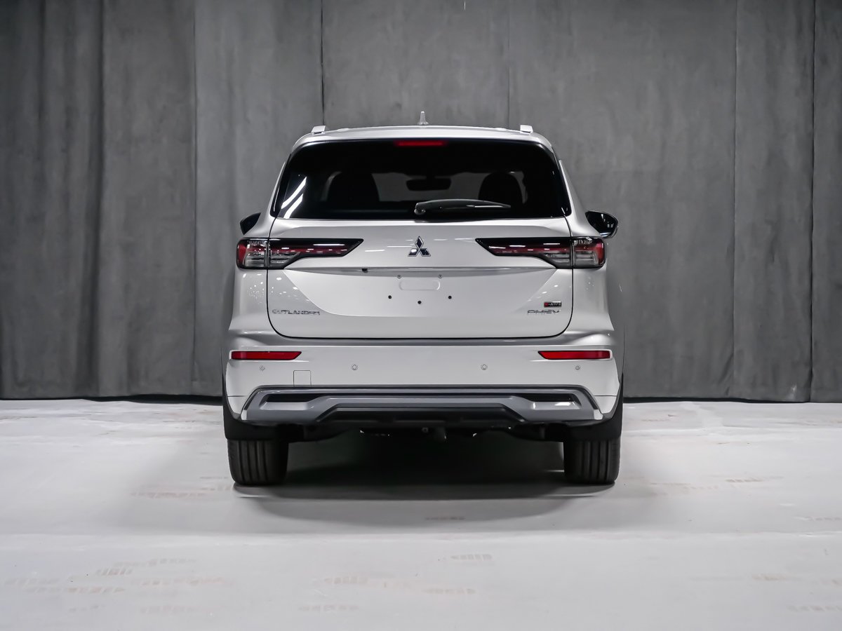 Mitsubishi Outlander PHEV GT 2026 Fini Gris pierre de lune de qualité supérieure Montréal - photo #5