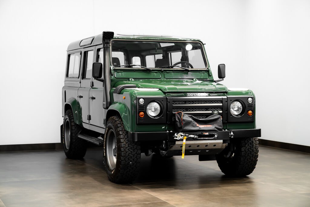 1997 Land Rover Defender Green Montreal - photo #2