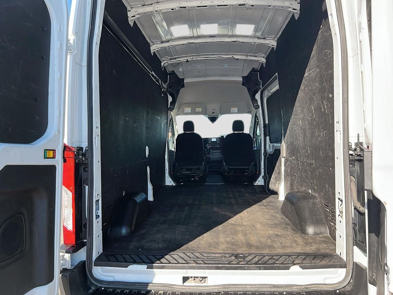 2023 Ford Transit fourgon utilitaire White Québec - photo #5