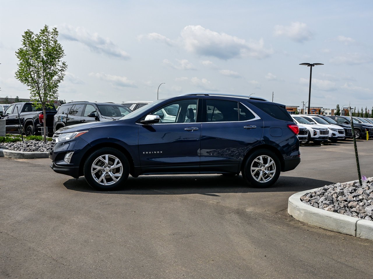 2018 Chevrolet Equinox AWD 4dr Premier w/3LZ Blue Sherwood Park - photo #9