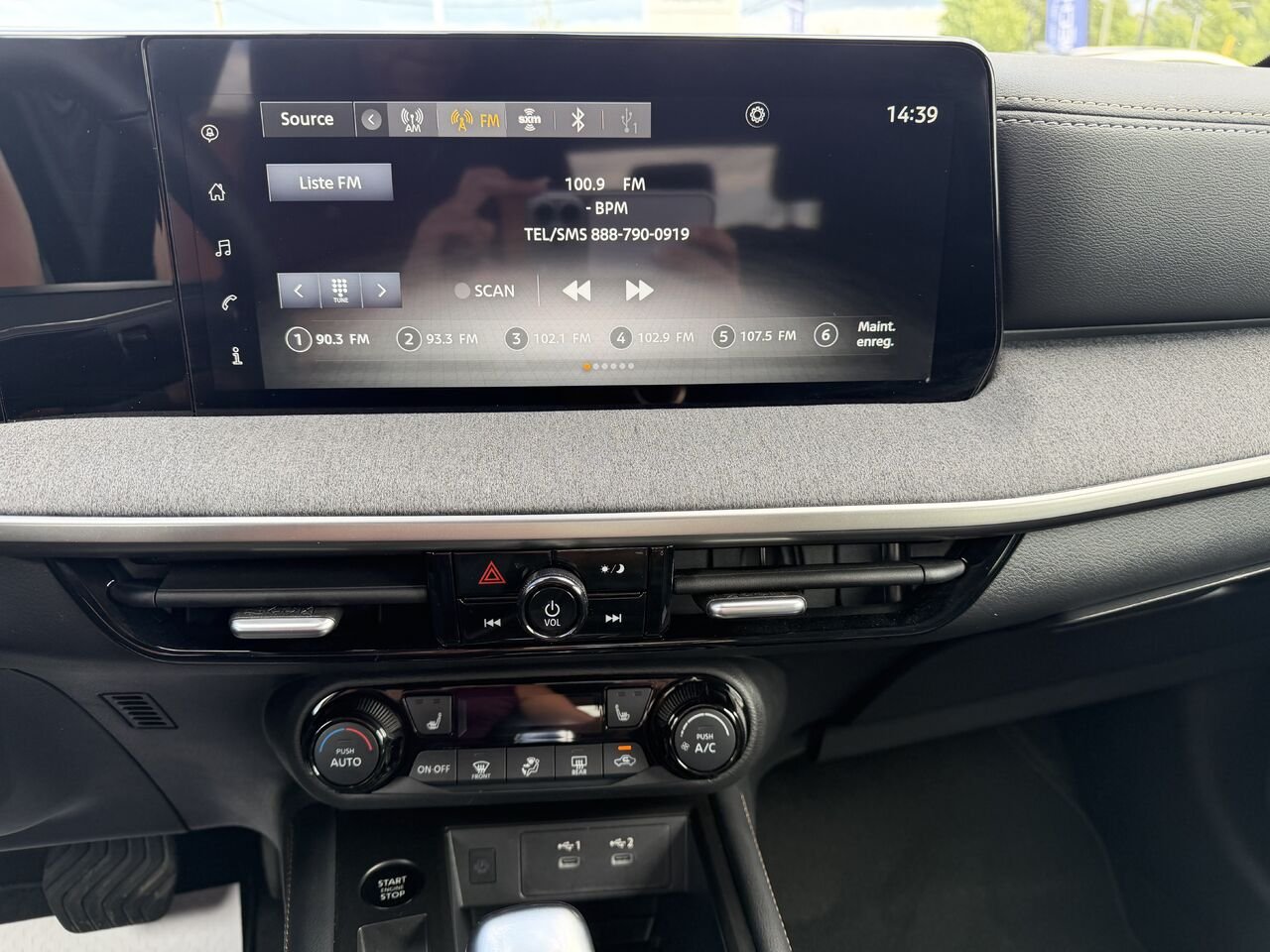 2025 NISSAN KICKS SV Grey Montmagny - photo #10