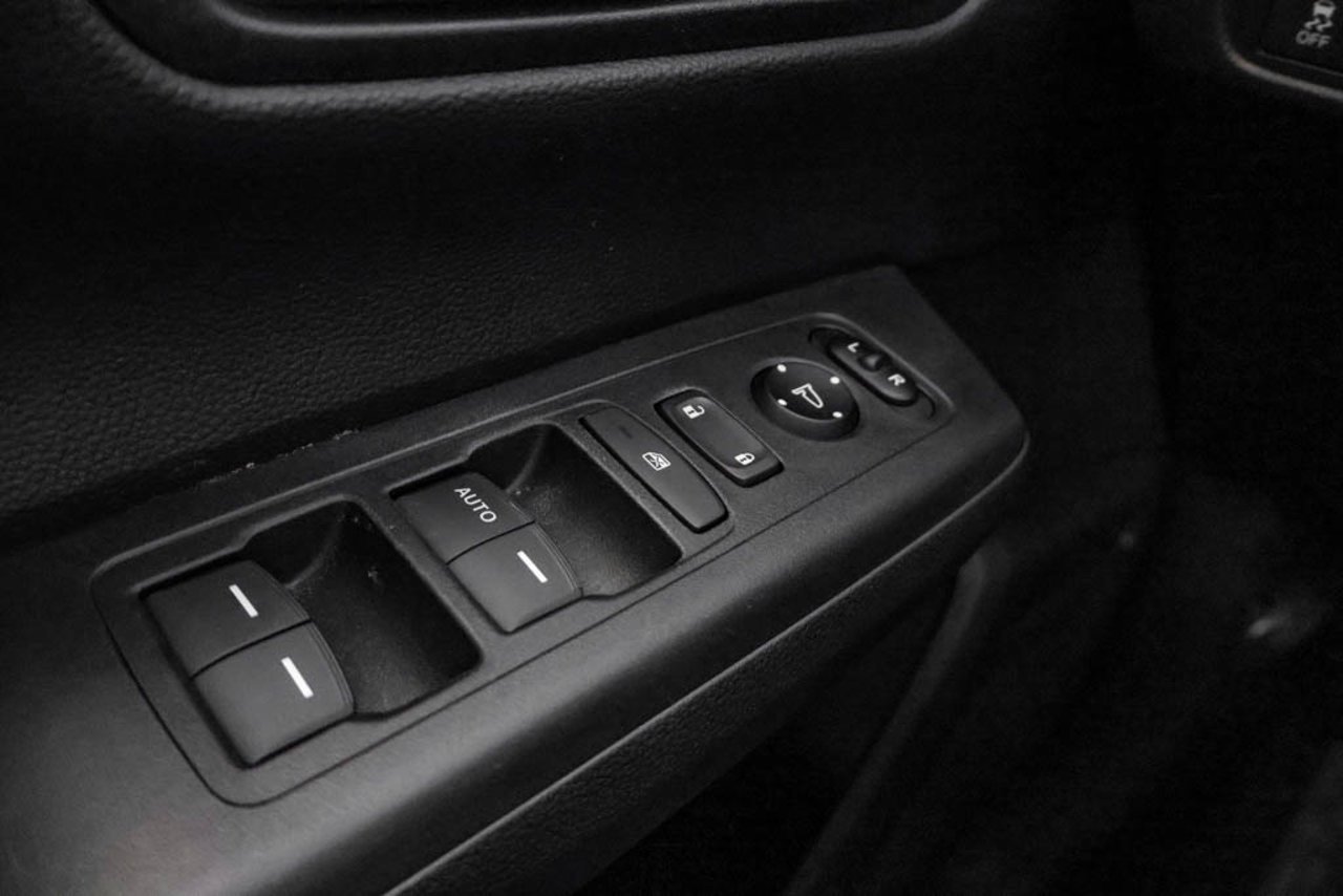 2025 Honda CR-V LX AWD White Sherwood Park - photo #14