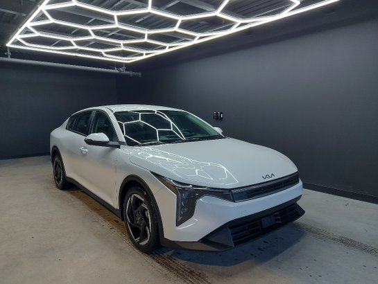 2025 Kia K4 2025 Snow White Pearl