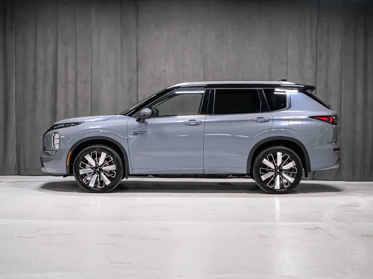 2026 Mitsubishi Outlander Plug-In Hybrid GT Moonstone Grey Premium Finish Montreal - photo #2