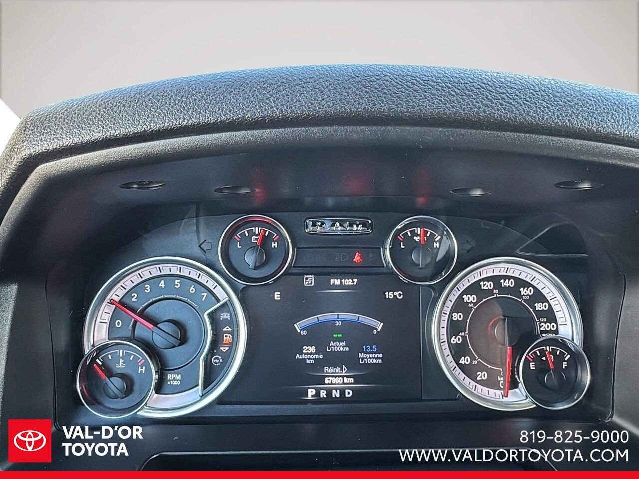 2021 Ram 1500 Classic Express cabine d'équipe 4x4 caisse de 5 pi 7 po Black Val-d'Or - photo #12