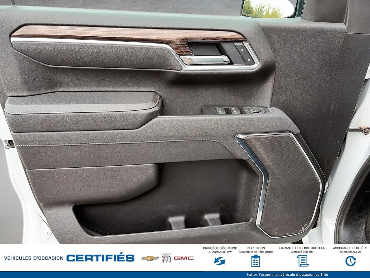 2025 Chevrolet Silverado 1500 LT cabine multiplace 4RM 157 po White Montmagny - photo #8