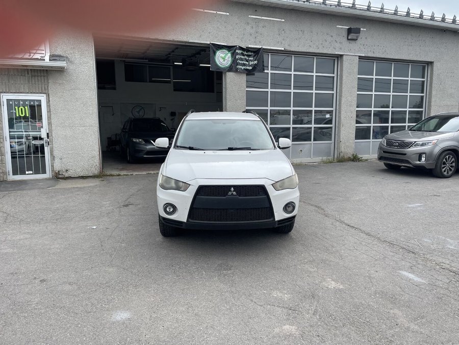 2010 Mitsubishi Outlander 2010 White